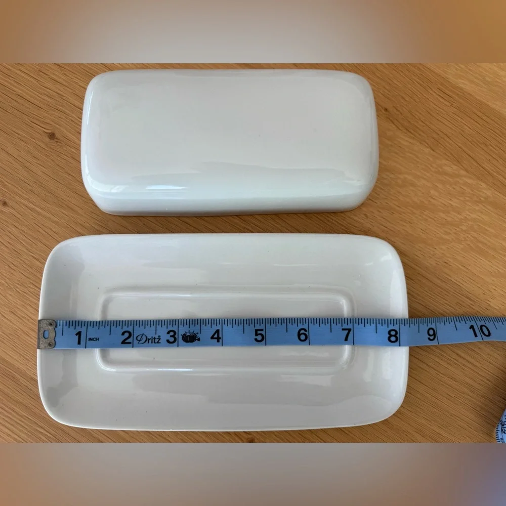 Crate & Barrel NWOT White Porcelain Covered Butter Dish